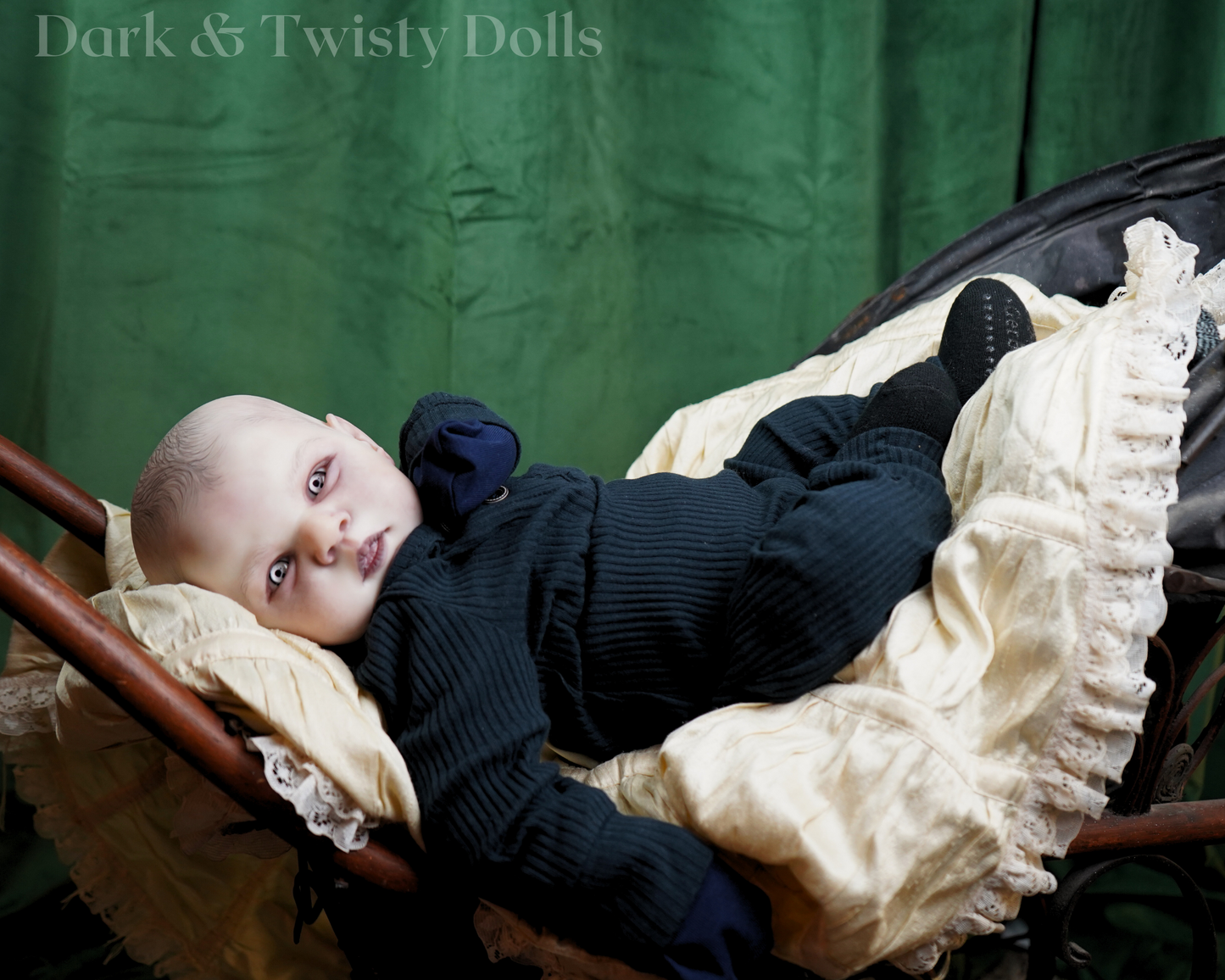 Gabriel Vampire (Cuddle)