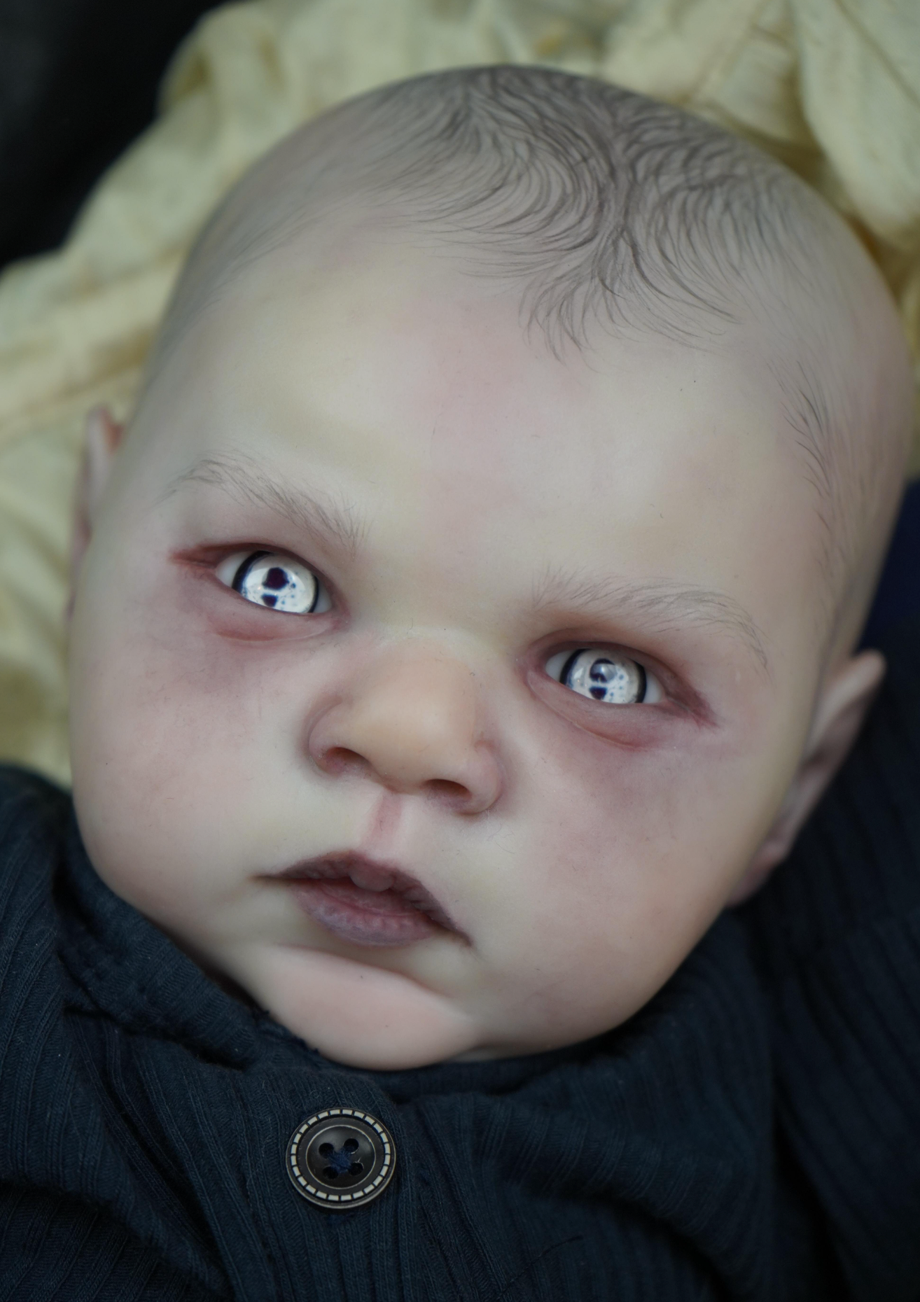 Gabriel Vampire (Cuddle)